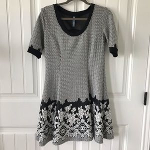 black and white short sleeve dress